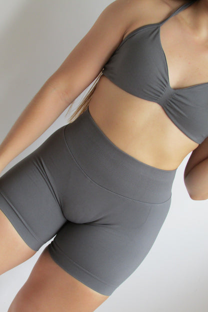 Short Tendencia Gris